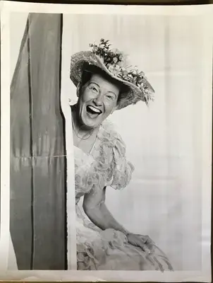 Minnie Pearl T.V. Portrait Still  image 1