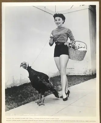 Lucy Marlow Pin Up/Portrait Still Lot Of 14 image 3