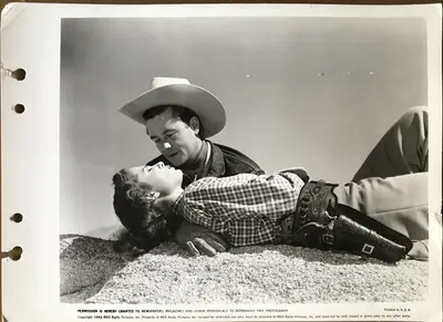 Thunder Mountain Double Weight Key Book Still With tim Holt and Martha Hyer image 1