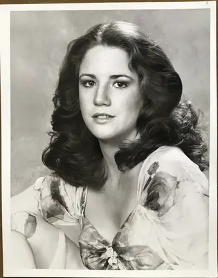 Splendor in the Grass Melissa Gilbert Portrait Still image 1