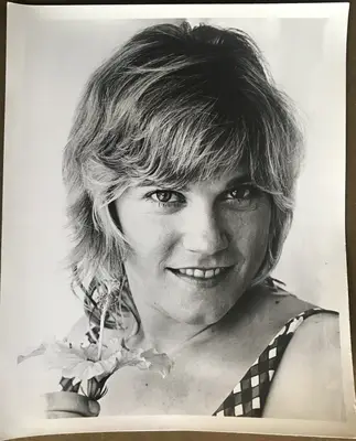 Anne Murray Portrait Still From Monsanto Night Presents Engelbert Humperdinck... In Bermuda 1974 image 1