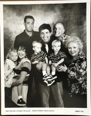 Everybody Loves Raymond Cast Still image 1