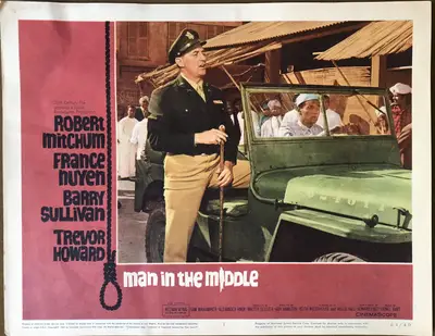 Man in the Middle Lobby Card Set Of 8 image 1