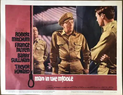 Man in the Middle Lobby Card Set Of 8 image 3
