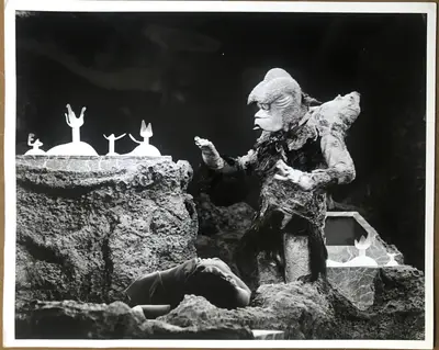 The Phantom Planet Space Monster Scene Stills (6) image 5