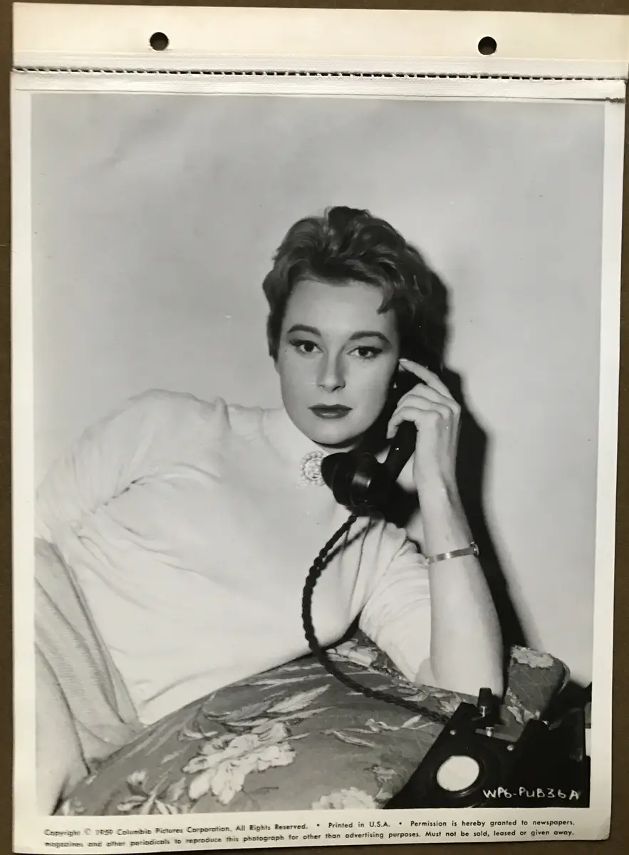 Idol on Parade Anne Aubrey Key Book Portrait Stills (4)