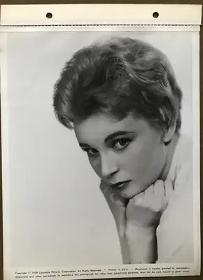 Idol on Parade Anne Aubrey Key Book Portrait Stills (4) image 4